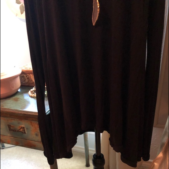 Black and Chic - Picture 2 of 2